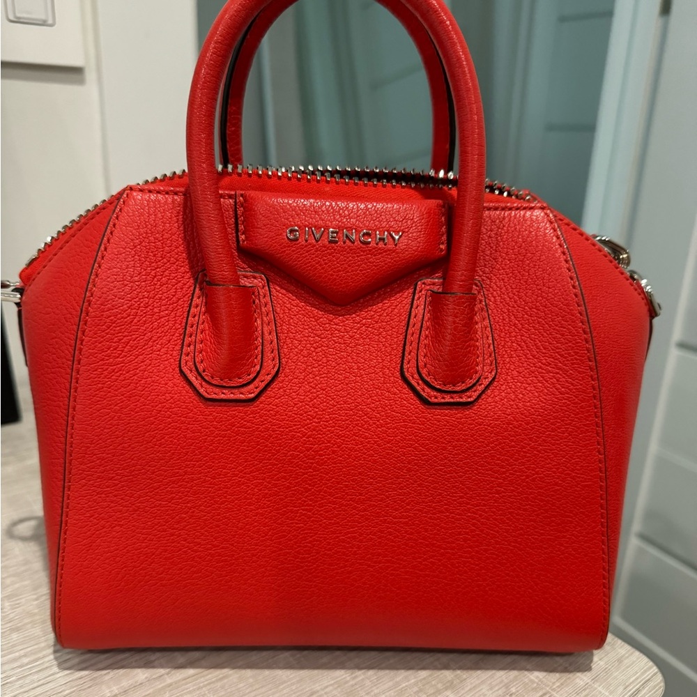 Givenchy Handbag♥️